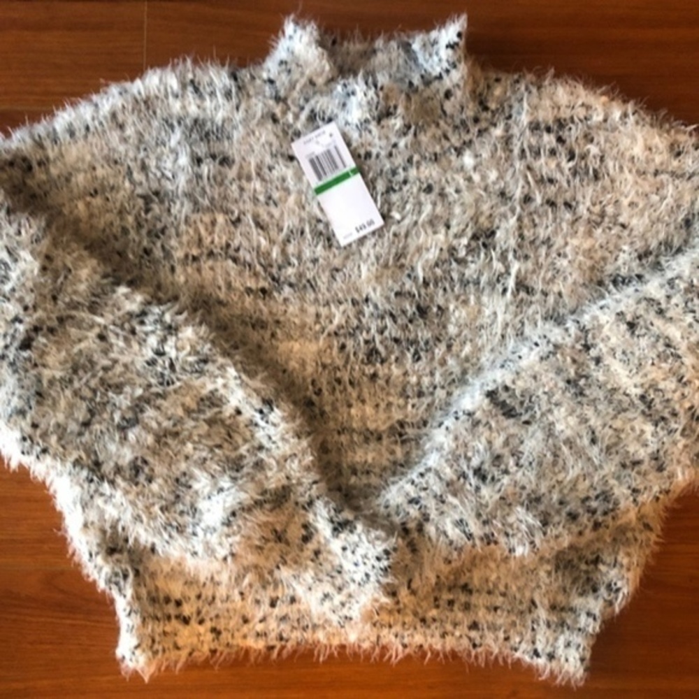 FRESHMAN Eyelash Yarn Mock Neck Relaxed Lightweight Sweater NWT/Lg Jr.’s - Picture 5 of 8